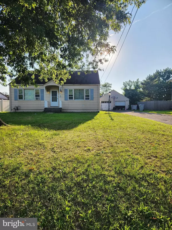 704 S VALLEY AVE, Vineland, NJ 08360