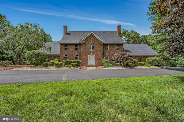 383 S MAIN RD, Mountain Top, PA 18707