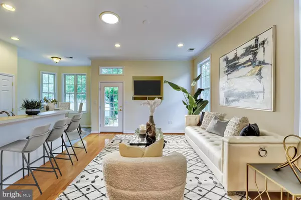 Cranbury, NJ 08512,5 TROWBRIDGE LN
