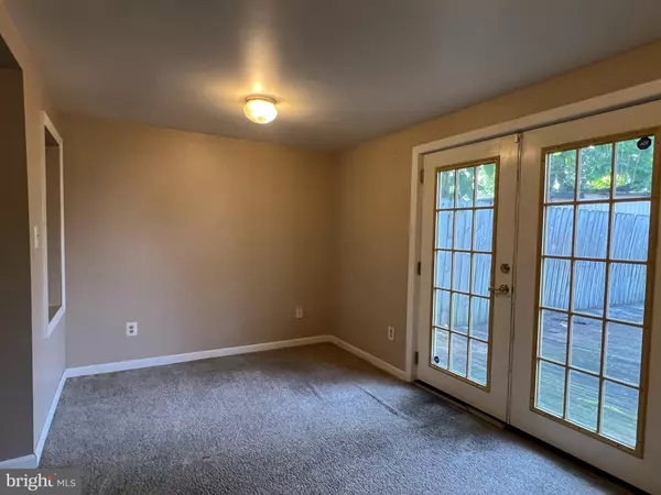 Halethorpe, MD 21227,902 NIAGARA CT