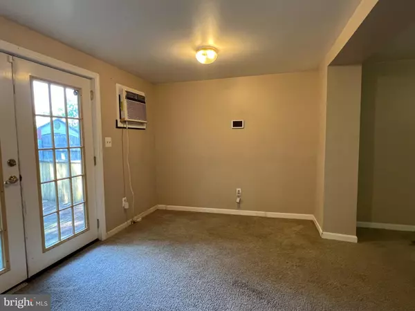 Halethorpe, MD 21227,902 NIAGARA CT