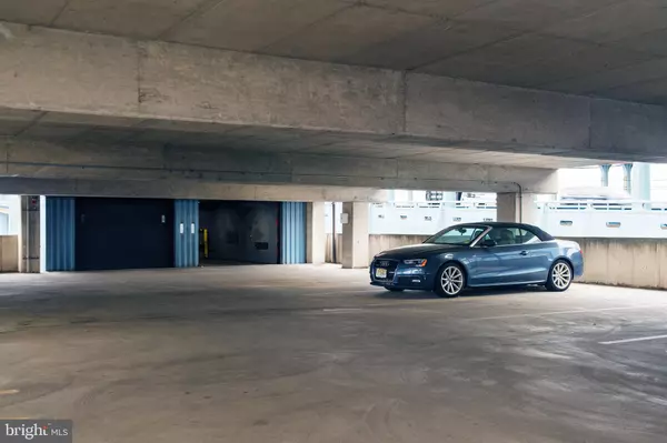 Philadelphia, PA 19106,231-35 N 2ND ST #329