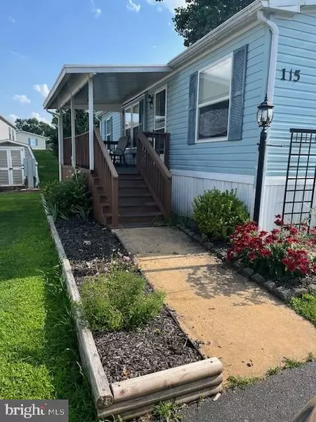 115 PHEASANT RIDGE CIR, Lancaster, PA 17603