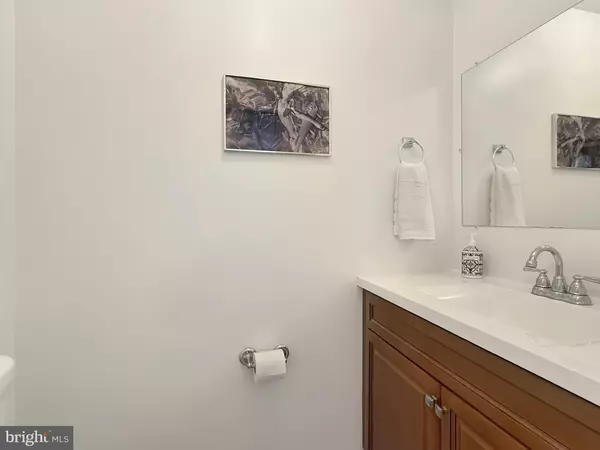 Rockville, MD 20852,1045 COPPERSTONE CT