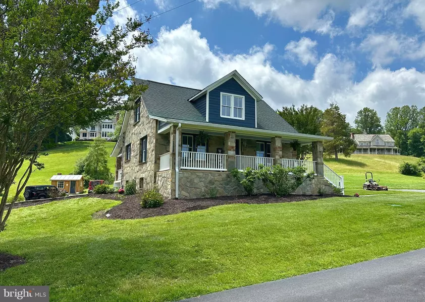 12301 CHAPEL RD, Clifton, VA 20124