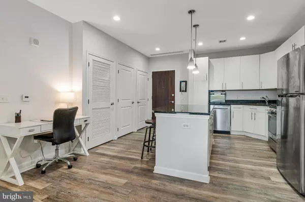 Falls Church, VA 22046,444 W BROAD ST #401