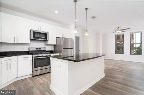 Falls Church, VA 22046,444 W BROAD ST #401