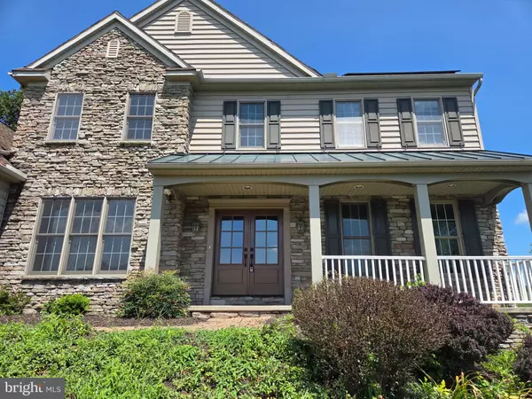 York, PA 17402,957 CASTLE POND DR