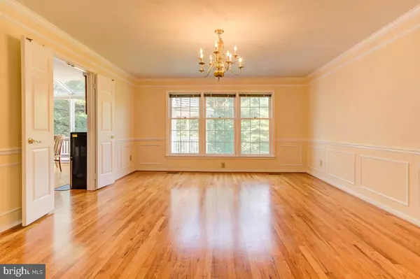 Potomac, MD 20854,9401 FOX HOLLOW DR