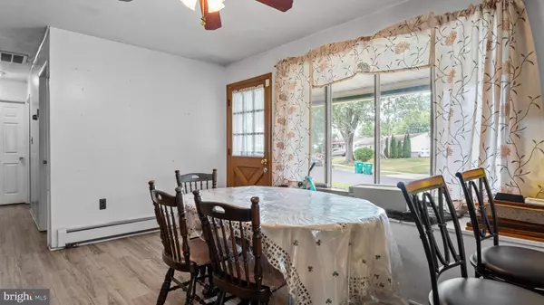 Levittown, PA 19054,24 TIGER LILY LN