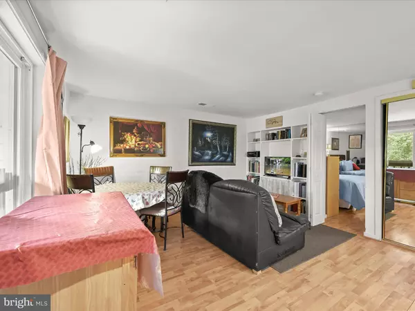 Gaithersburg, MD 20886,9719 HELLINGLY PL #47