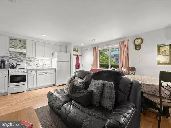 Gaithersburg, MD 20886,9719 HELLINGLY PL #47