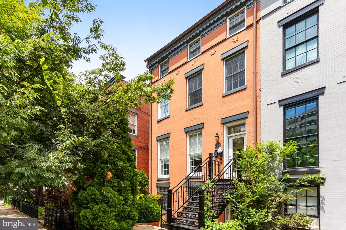 Washington, DC 20001,933 M ST NW #1