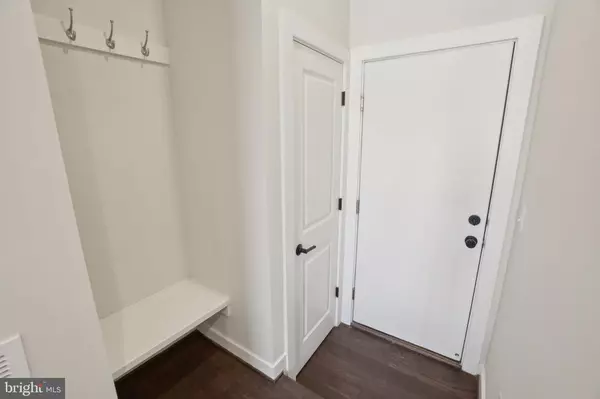 Rockville, MD 20855,8044 RED HOOK ST