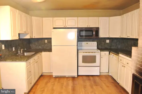 Levittown, PA 19055,15 DOGWOOD DR