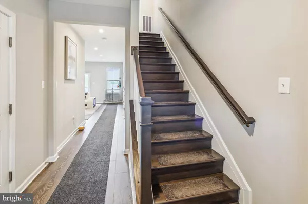 Hanover, MD 21076,7047 FOX GLOVE LN