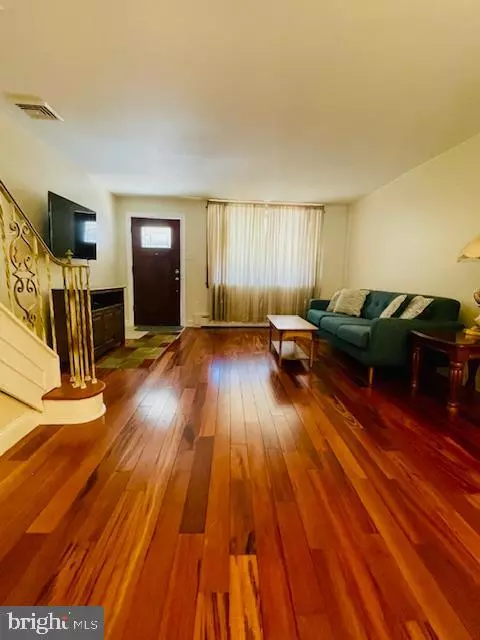 Philadelphia, PA 19145,2843 S 17TH ST