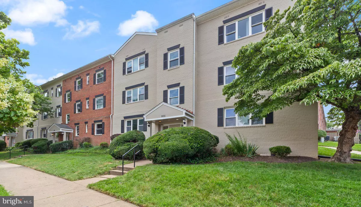 Falls Church, VA 22044,3055 PATRICK HENRY DR #101