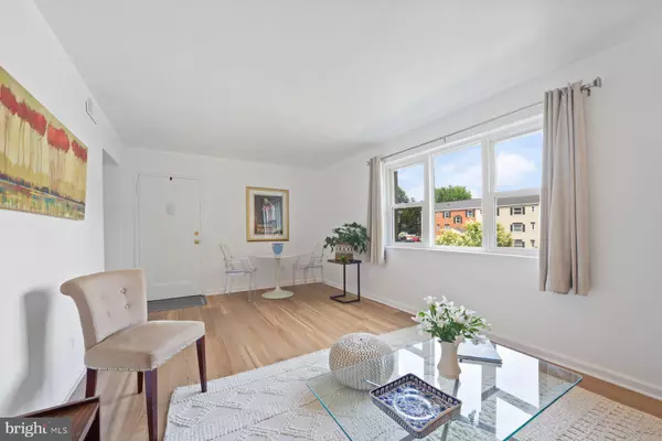 Falls Church, VA 22044,3055 PATRICK HENRY DR #101