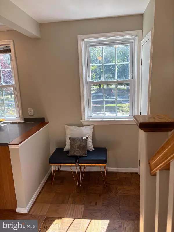 Rockville, MD 20850,913 NELSON ST #36-913