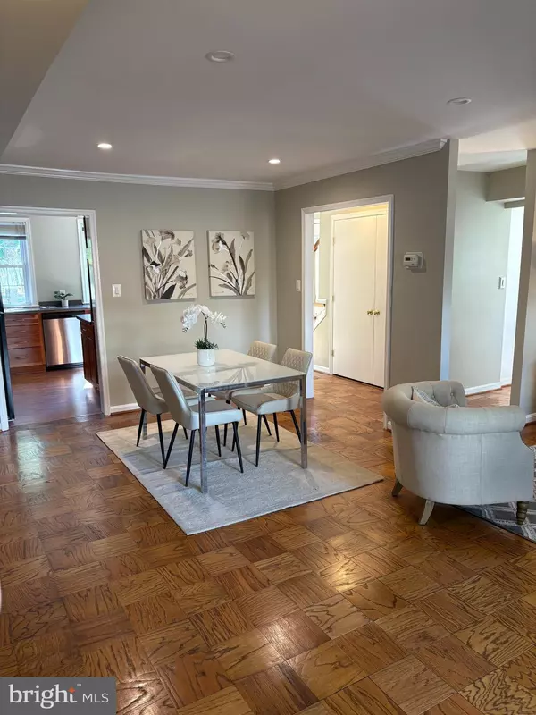 Rockville, MD 20850,913 NELSON ST #36-913