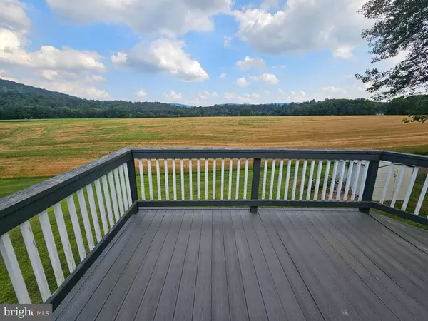Shermans Dale, PA 17090,415 MEADOW LN