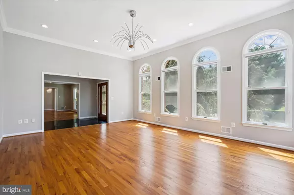 Rockville, MD 20850,13601 VALLEY DR