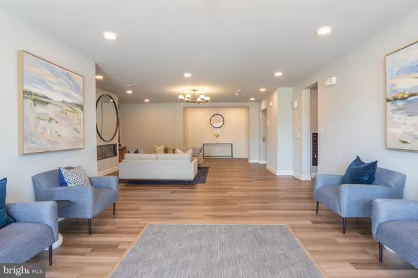 Woodbridge, VA 22193,13970 ENGLEFIELD DR #303