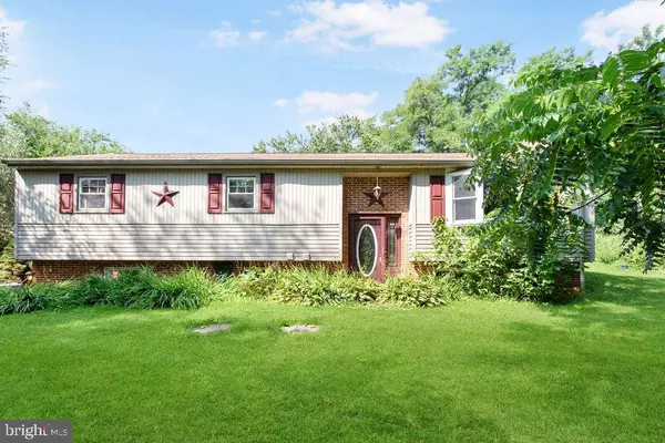 220 HOLTZAPPLE RD, Red Lion, PA 17356