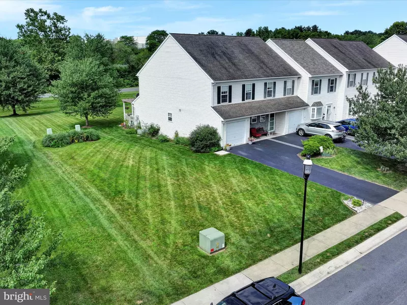 39 HERON DR, Denver, PA 17517