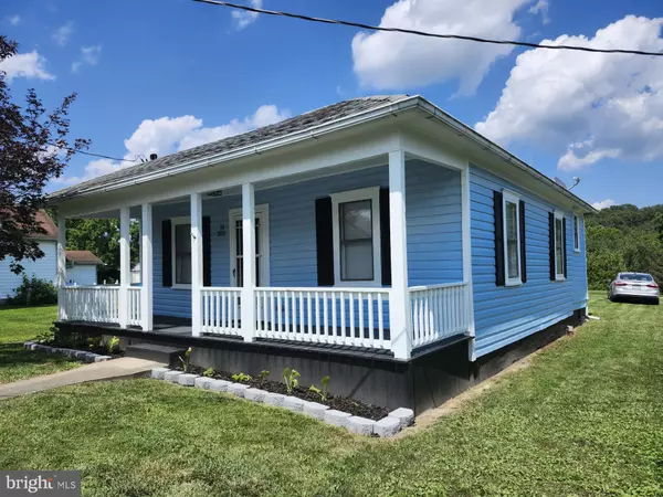 Paw Paw, WV 25434,51 MCCOOLE AVE