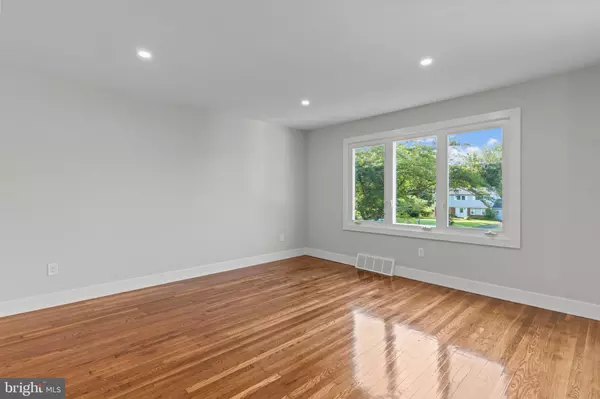 Richboro, PA 18954,158 MEADOW LN