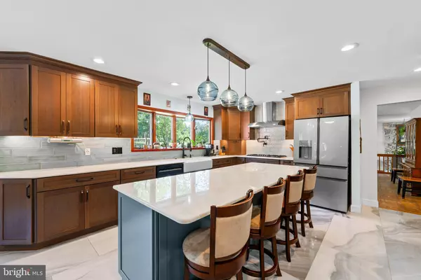Pilesgrove, NJ 08098,11 MIMOSA LN