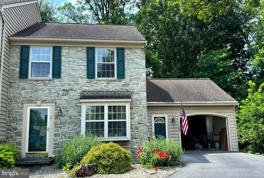 34 KING CT, Elizabethtown, PA 17022