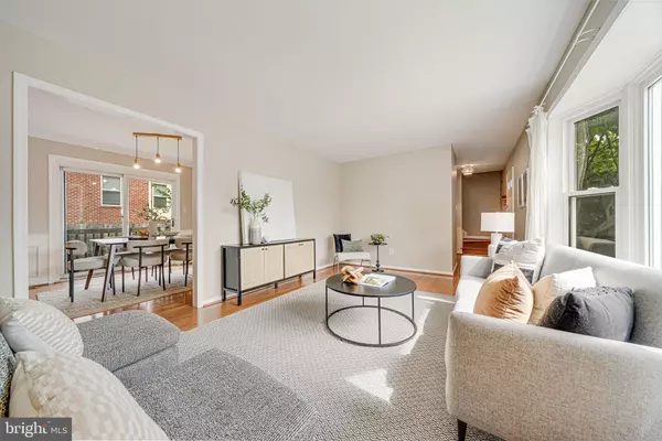 2702 KENWOOD AVE, Alexandria, VA 22302