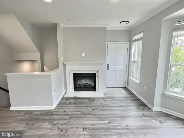 Suitland, MD 20746,5548 CAPITAL GATEWAY DR #393