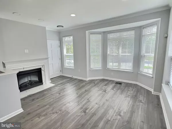 Suitland, MD 20746,5548 CAPITAL GATEWAY DR #393