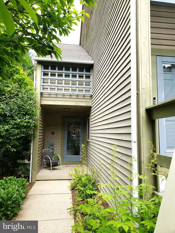 2028 MEADOW GLN, Wyomissing, PA 19610