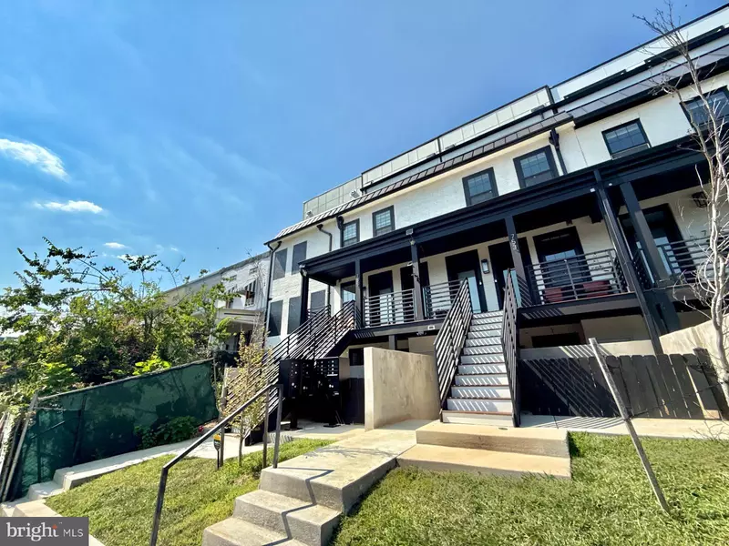 755 COLUMBIA RD NW #1, Washington, DC 20001