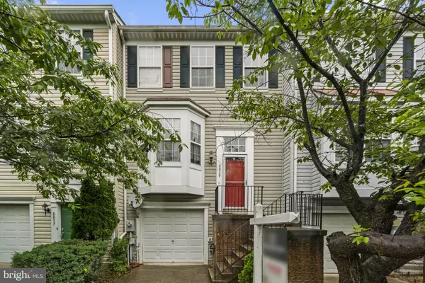 Ellicott City, MD 21043,8839 HAWTHORNE CT