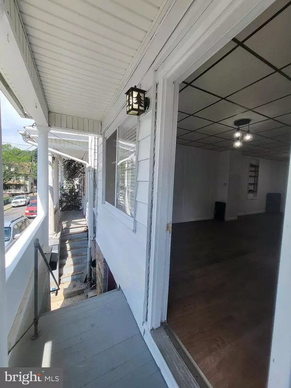 Shamokin, PA 17872,221 E CAMERON ST