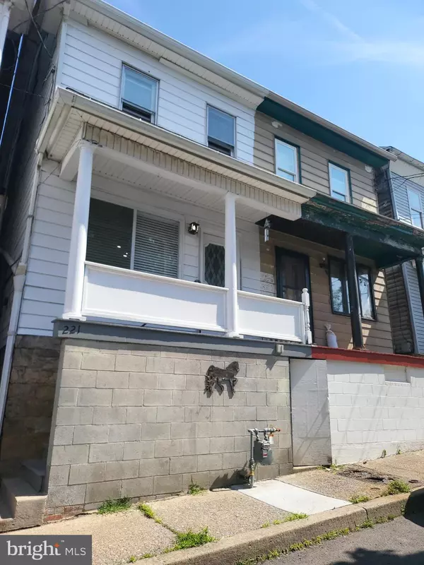 Shamokin, PA 17872,221 E CAMERON ST