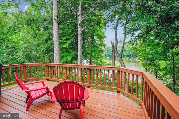 Dumfries, VA 22025,15745 WIDEWATER DR