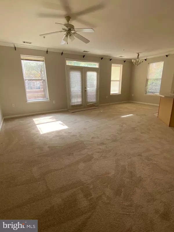 Vienna, VA 22181,9480 VIRGINIA CENTER BLVD #121