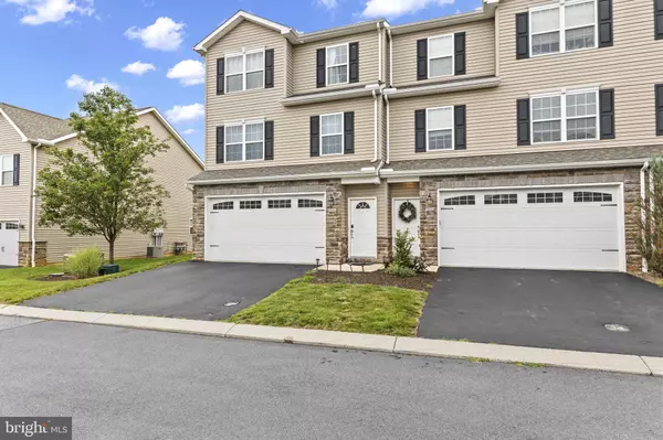 Mechanicsburg, PA 17055,828 SPRING ROCK CT