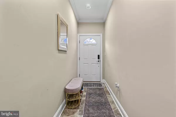Mechanicsburg, PA 17055,828 SPRING ROCK CT
