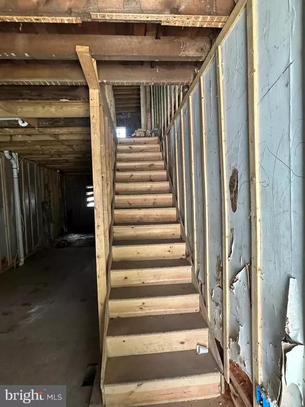 Philadelphia, PA 19122,2112 N DARIEN ST