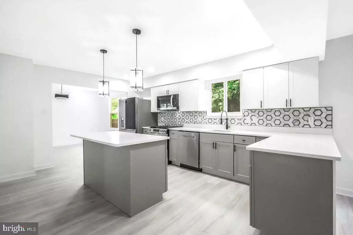 Suitland, MD 20746,6304 JUANITA CT