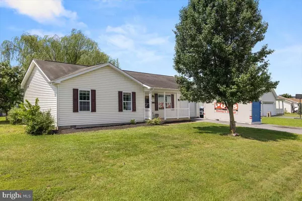 335 FENIMORE DR, Inwood, WV 25428