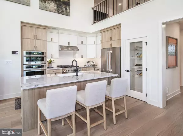 West Windsor, NJ 08550,8 CHERRY LN